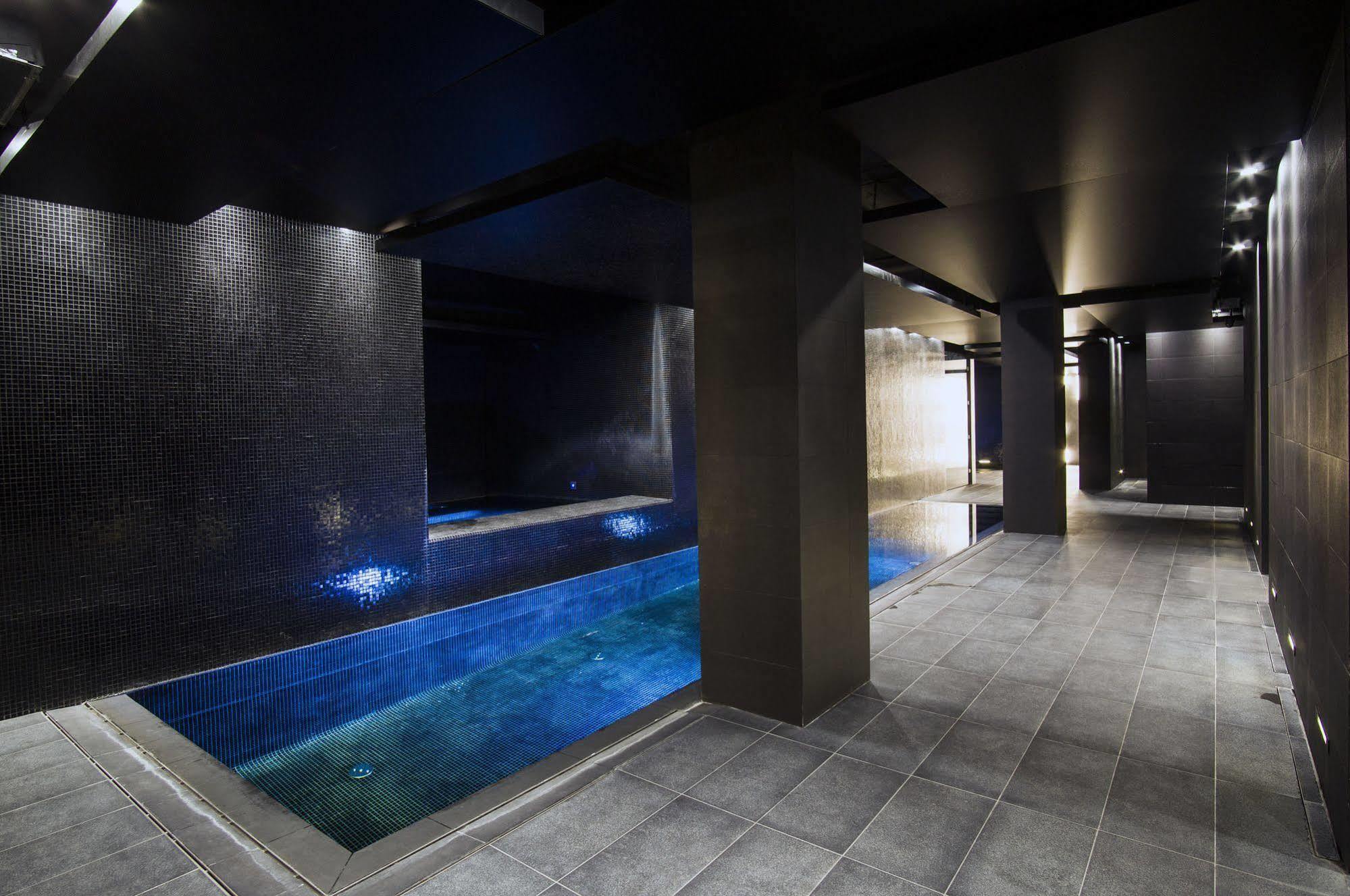 Hotel M